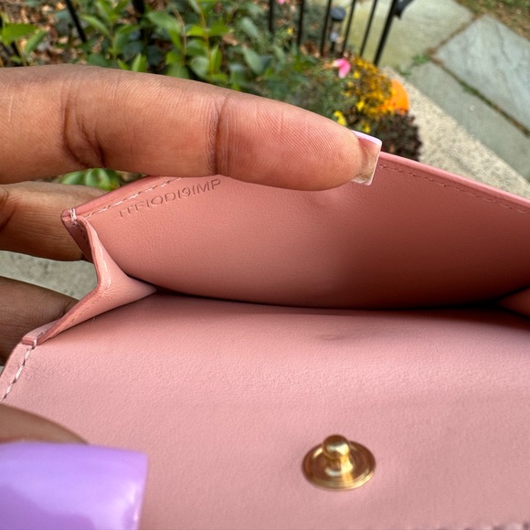 Burberry Jessie Chain Card Case in Leather - Picture 9 of 9